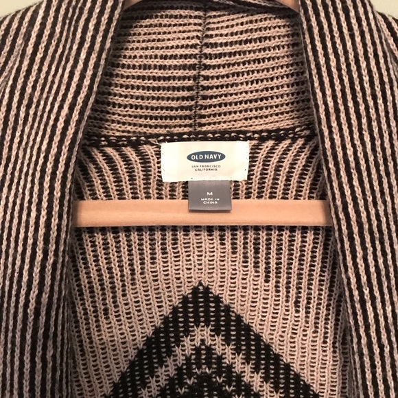 Old Navy Sweater Black & Cream Aztec Pattern SizeM - Picture 4 of 7